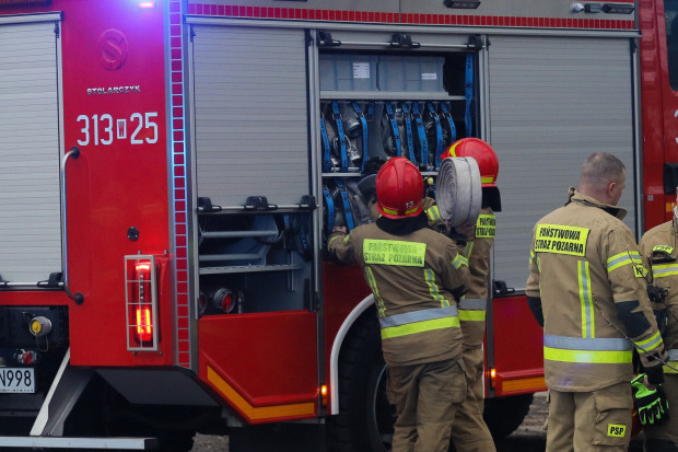 W budynku Specjalnego Ośrodka Szkolno-Wychowawczego w Głogówku wybuchł pożar (fot. PAP/Paweł Supernak)