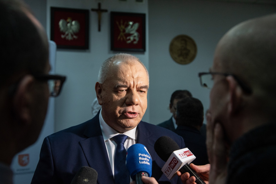Udało się już podpisać umowy na dystrybucję węgla z większością samorządów - powiedział Jacek Sasin (fot. PAP/Wojtek Jargiło) Udało się już podpisać umowy na dystrybucję węgla z większością samorządów - powiedział Jacek Sasin (fot. PAP/Wojtek Jargiło)