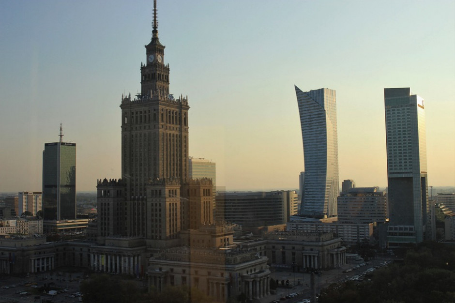 Tylko Warszawa zarobiła w zeszłym roku na podatku od nieruchomości prawie 1,4 mld zł. (Fot. Pixabay)