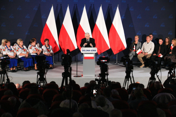 Prezes Prawa i Sprawiedliwości Jarosław Kaczyński w Zielonej Górze. (Fot .PAP/Lech Muszyński)