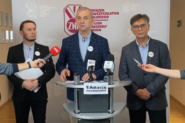 ZNP zapowiedział, że petycja jeszcze dziś trafi do kancelarii Andrzeja Dudy (fot. ZNP)