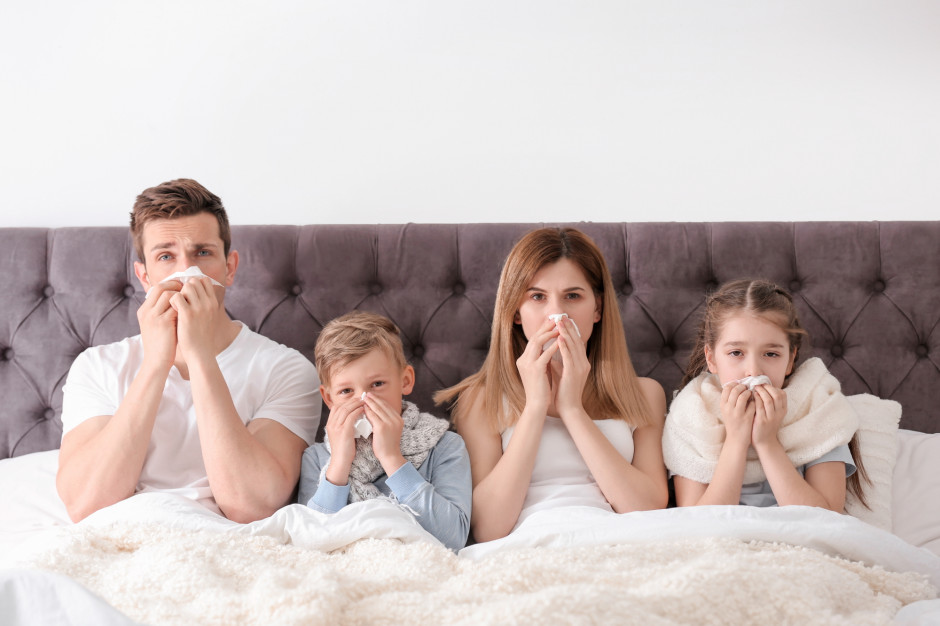 Zaczyna się epidemia grypy, statystyki szczepień są bardzo niepokojące (Fot. Shutterstock.com)