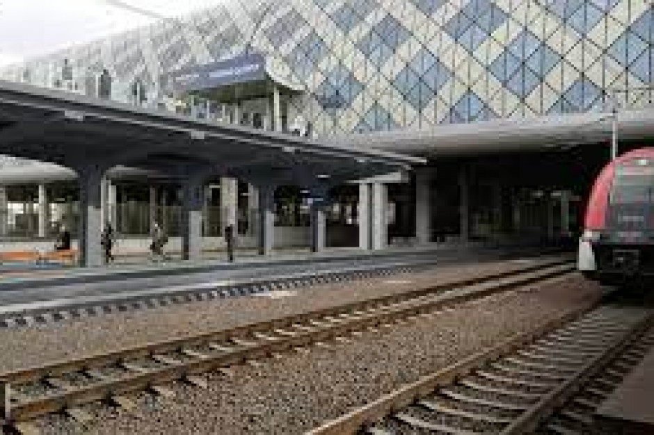 Budowa platformy i przebudowa przejścia podziemnego pod dworcem kosztowała ponad 111 mln złotych (fot. pkp)