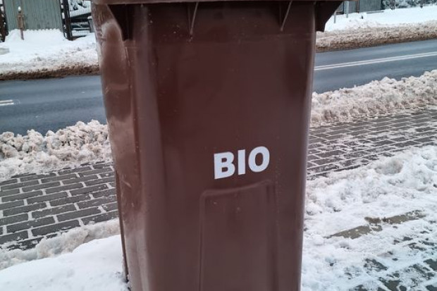 W Jaworznie nie wywiozą odpadów bio, bo zamarzają (fot. wodociagijaworzno/FB)