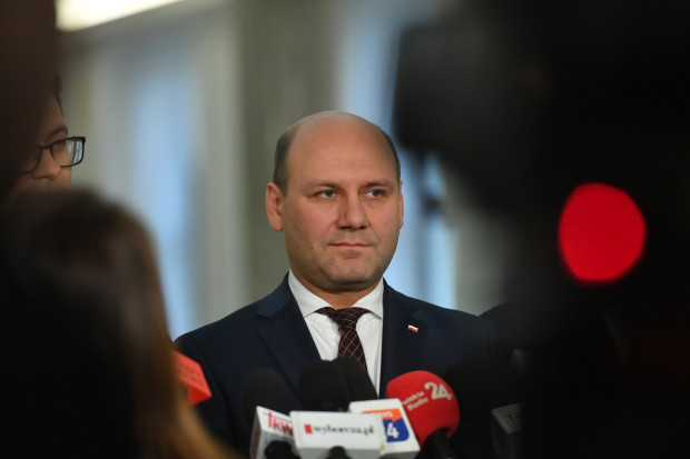 Mam dokument, potwierdzający, że KPO zostanie odblokowane, jeśli zostanie przyjęta nowela o SN - powiedział Szymon Szynkowski vel Sęk (fot. PAP/Piotr Nowak)