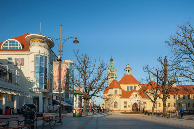 Radni Sopotu w czwartek uchwalili budżet miasta na rok 2023 (Fot. archiwum PAP/Slawek Staszczuk / Alamy Stock Photo)