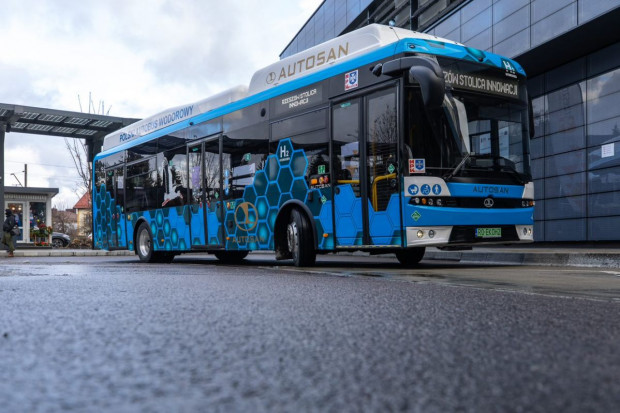 Autobus testowany na ulicach Rzeszowa może zabrać 85 pasażerów ( fot. Grzegorz Bukała/ rzeszow)