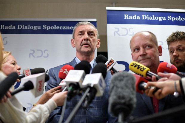 Wedlug przedstawicieli związków zawodowych MEiN od kwietnia 2019 r. zmieniło stanowiska w sprawach płacowych. (fot. PAP/Marcin Obara).
