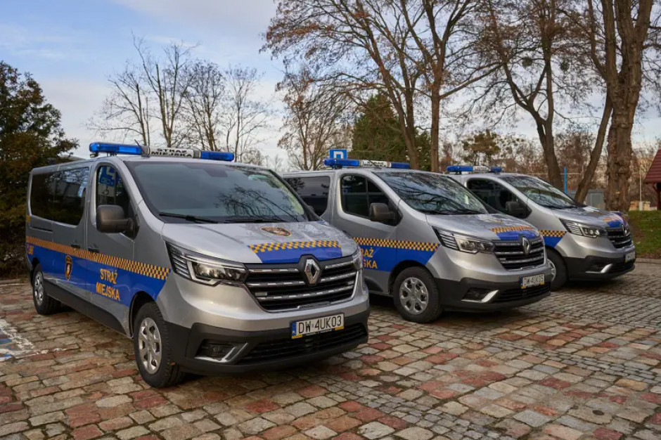Pojazdy będą służyć m.in. do działań patrolowych w mieście. Zostały też przystosowane do bezpiecznego przewozu osób zatrzymanych. (fot. UMWrocław)