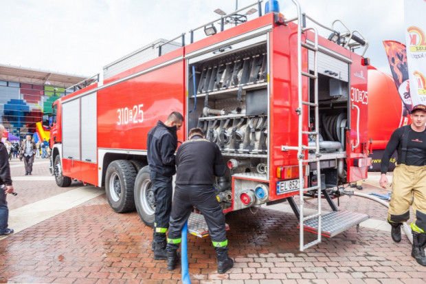 Część gmin wciąż nie ma pewności co do tego, jak ustalić ekwiwalent dla strażaków (fot. Shutterstock)