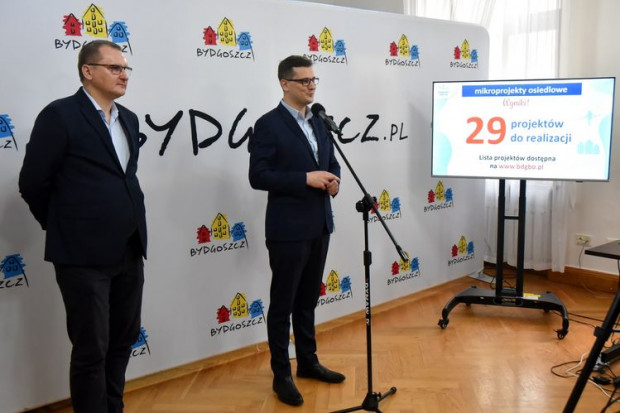 Włodarze miasta z satysfakcją informowali o wynikach głosowania na projekty obywatelskie (fot. UM w Bydgoszczy).