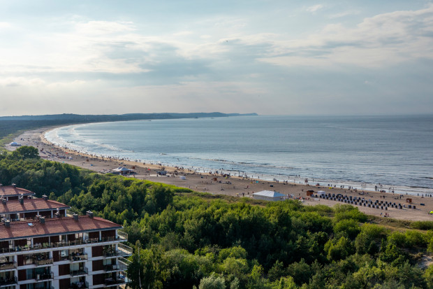 Wydłużeniem sezonu wakacyjnego najbardziej zainteresowane są gminy nadmorskie. Na zdjęciu plaża w Świnoujściu (Fot. UM Świnoujście)