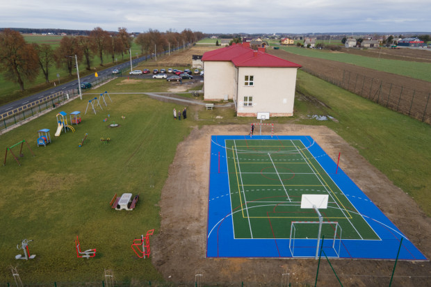 Dzięki programowi w małych miejscowościach budowane są, przebudowywane, modernizowane obiekty sportowe. (fot.lodzkie.pl)