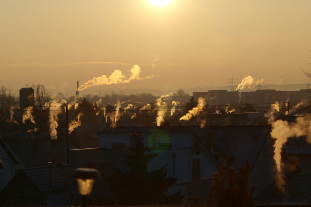 Wśród 50 unijnych miast z najbardziej zanieczyszczonym powietrzem ponad połowa jest z Polski. Fot. Pixabay