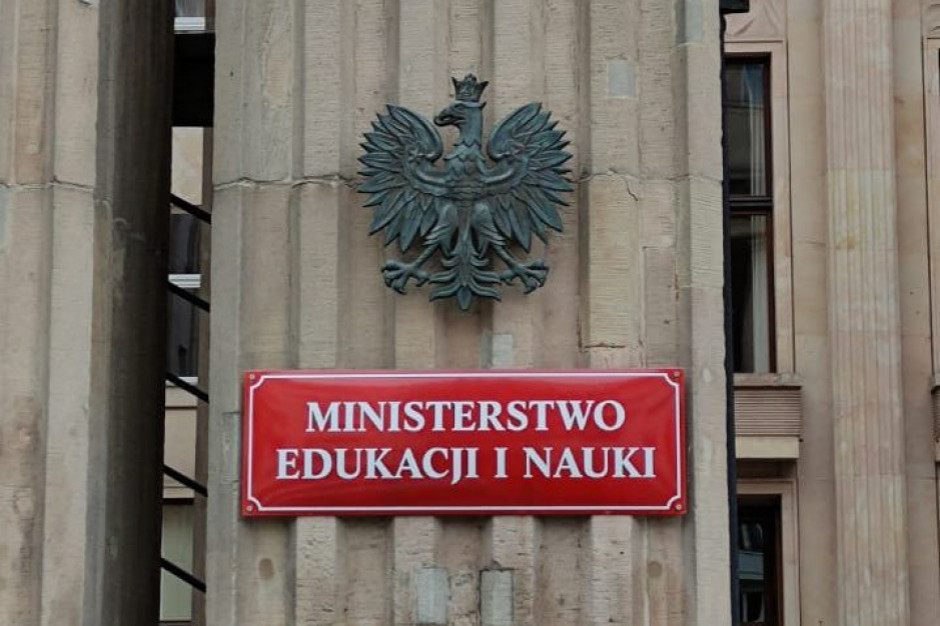 Według deklaracji ministra Czarnka z rozporządzenia w sprawie oceny pracy nauczycieli miały zniknąć wartości punktowe przypisywane dla spełnienia konkretnych kryteriów (fot. twitter/MEiN)