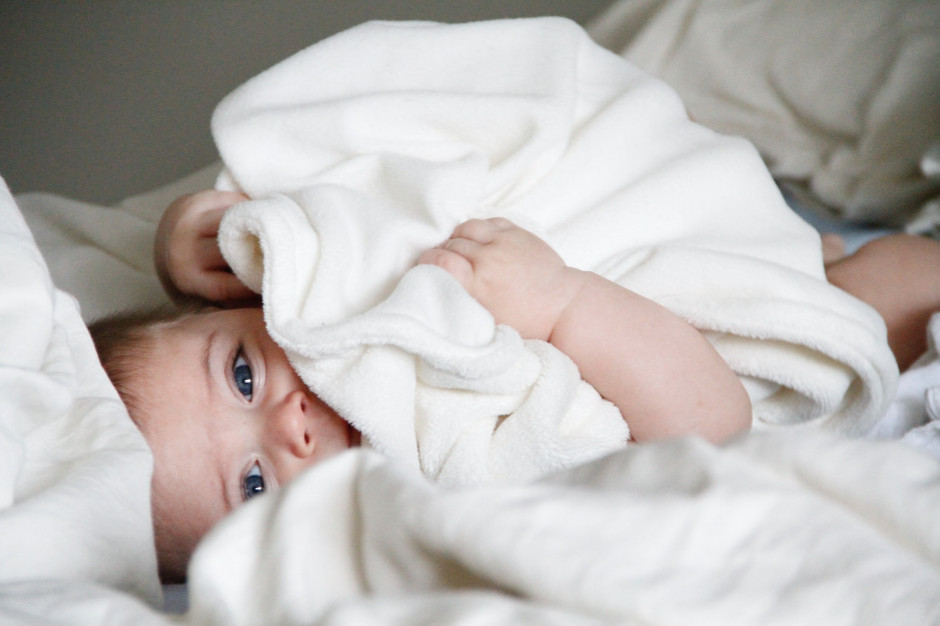 Zakażenia wirusem RSV to najczęstsze infekcje dróg oddechowych u noworodków i niemowląt (fot. unsplash.com)