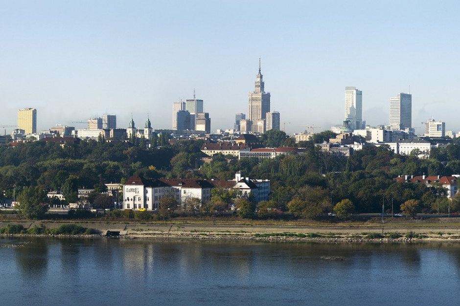 W Warszawie mieszka o wiele więcej osób, niż jest tam zameldowanych (fot. Pixabay)