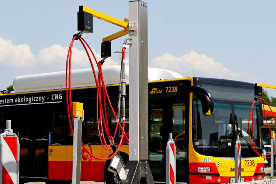 Autobusy gazowe są istotnym elementem lokalnych polityk ograniczania obciążeń środowiskowych (fot. ZTM Warszawa)
