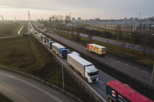 Gdańskie ulice korkują się przez ciężarówki odbierające towary z Portu Morskiego (fot. UM Gdańsk)
