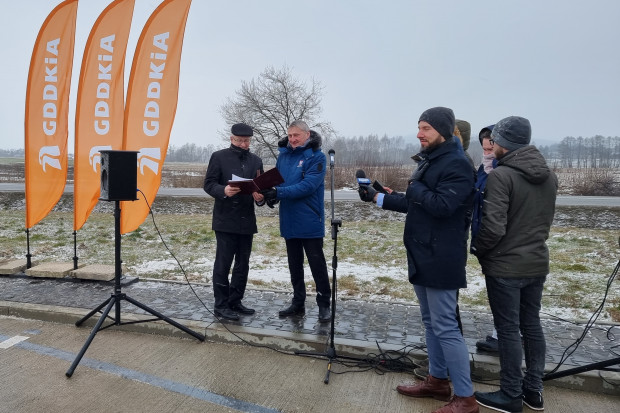 Realizacja trzech odcinków drogi S74 ma być wykonana w ciągu 39 miesięcy od podpisania umowy z wykonawcami (fot. TT/GDDKiA Kielce)