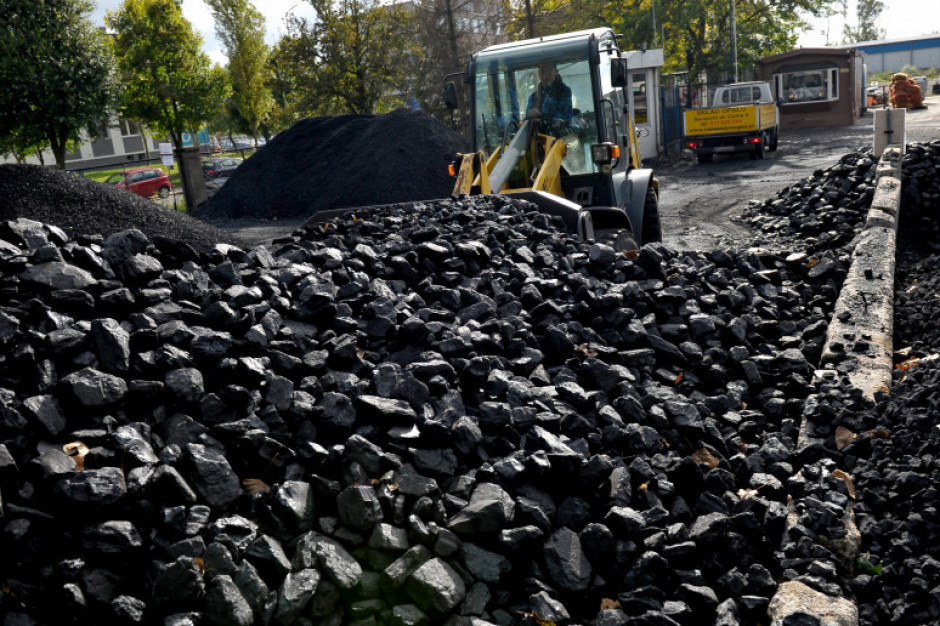 W styczniu dostarczyliśmy już 0,5 mln ton węgla - mówi wiceminister Rabenda (fot. PAP/Marcin Bielecki)