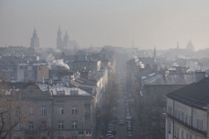 Warszawa od kilku lat udziela mieszkańcom dotacji na wymianę kopciucha na bardziej ekologiczne źródło ciepła (fot. Shutterstock)