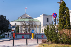 Samorządowcy zdobyli podium w sondażu. Będą rozdawać karty w parlamencie?