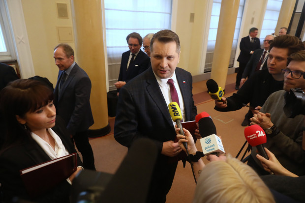 Minister Czarnek zaznaczył, że "oczywiście, analiza trwa" (fot. PAP/Tomasz Gzell)