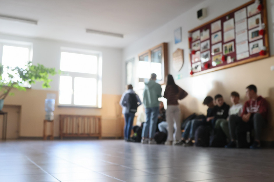 Subwencja oświatowa systematycznie rośnie. W tym roku osiągnie poziom 64,4 mld zł - mówił wiceminister MEiN (fot. PAP/Leszek Szymański) MEiN: Takiego wsparcia jeszcze nie było. Opozycja: Ale szkoła nie ma pieniędzy