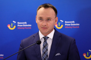 W 2022 roku w całej Polsce było ponad dwa tysiące prób samobójczych wśród dzieci – powiedział Mikołaj Pawlak (fot. brpd.gov.pl)