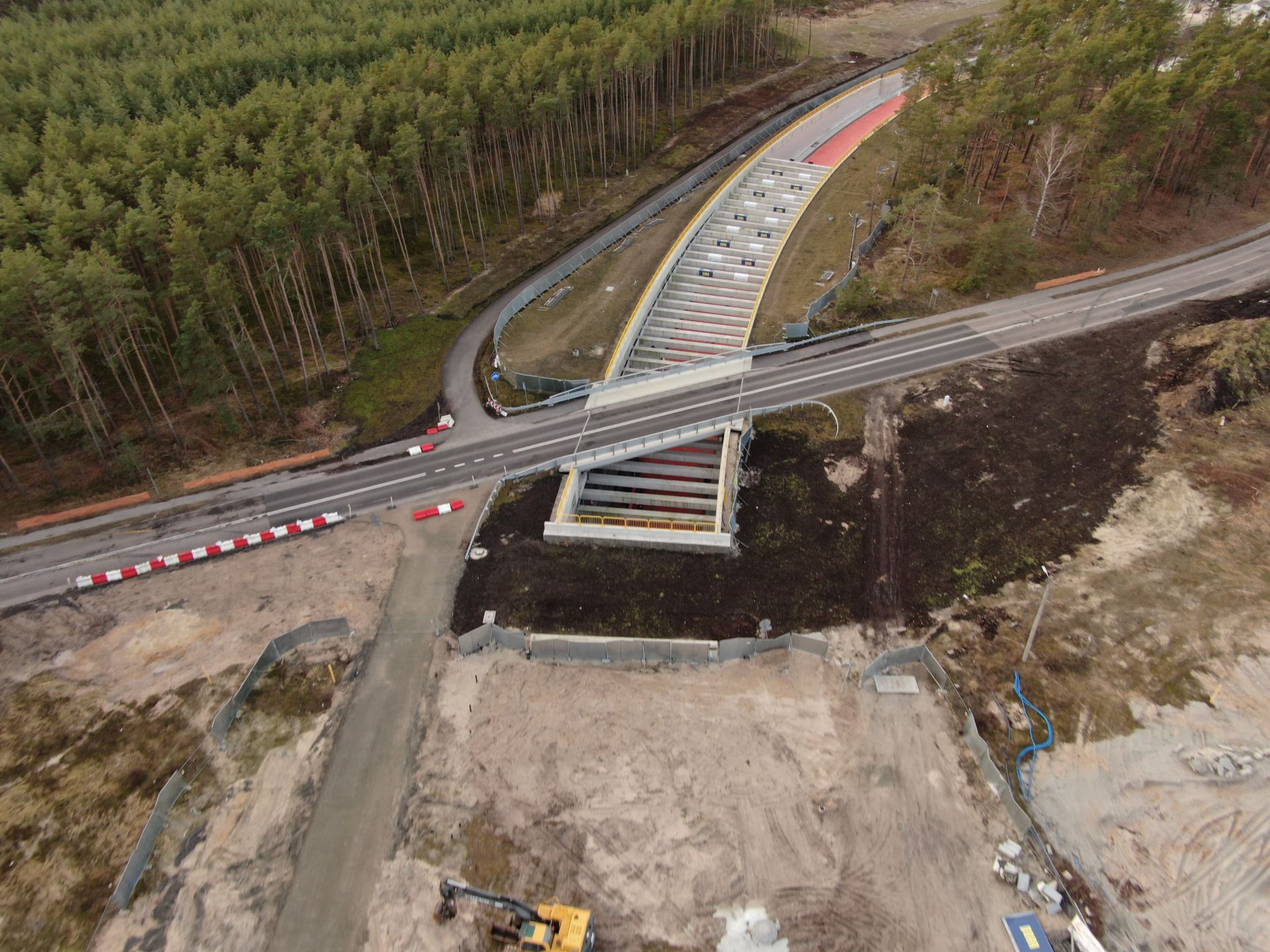 Na placu budowy trwają ostatnie roboty (fot. tunel-swinoujscie.pl)