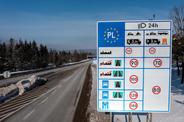 Fragment drogi krajowej nr 19, której budowa uzyskała unijne dofinansowanie (Fot. PAP/Darek Delmanowicz)