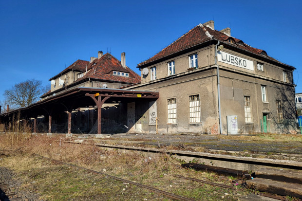 Za kilka lat pociągi wrócą do Lubska. Podpisano umowę ws. rewitalizacji linii kolejowej (fot. plk-sa.pl)
