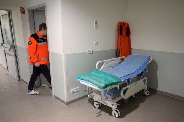 Szpitale powiatowe będą musiały mierzyć się z coraz większymi problemami finansowymi (Fot. PAP/Jakub Kaczmarczyk)