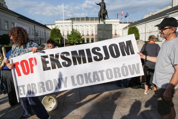 Demonstracja w Warszawie przeciwko eksmisjom na bruk (Fot. PAP/Rafał Guz)