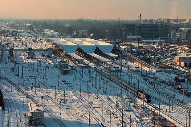 Stacja Warszawa-Zachodnia jest w ścisłej krajowej czołówce w Polsce, jeśli chodzi o liczbę korzystających z niej pasażerów. Fot. UTK