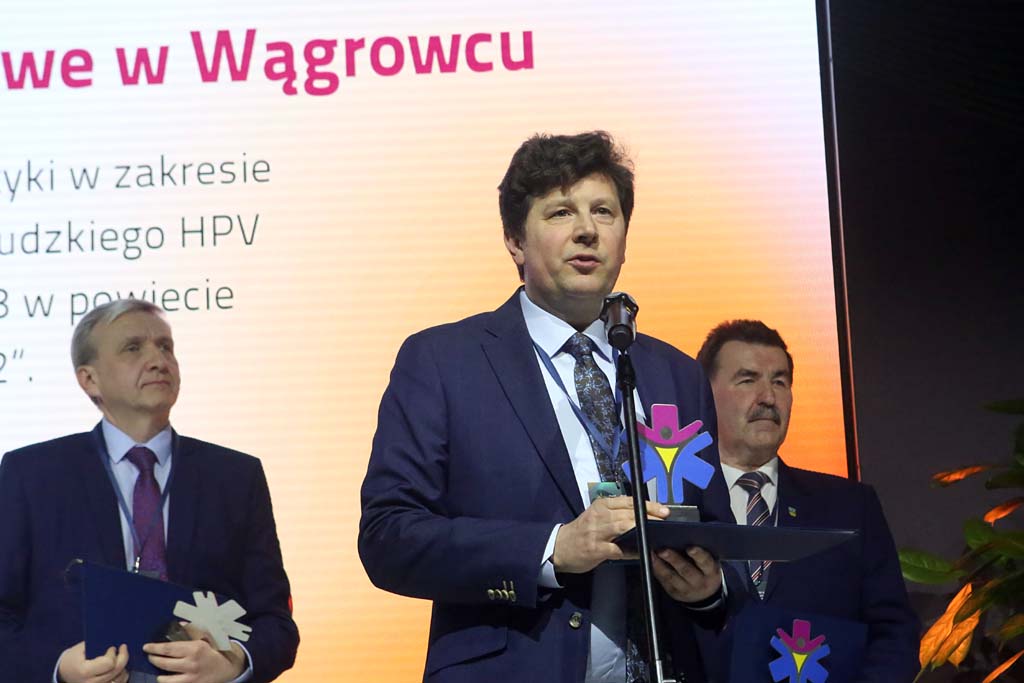 Za program profilaktyki wirusa wirusa brodawczaka ludzkiego HPV nagrodzone Starostwo Powiatowe w Wągrowcu (fot. PTWP)