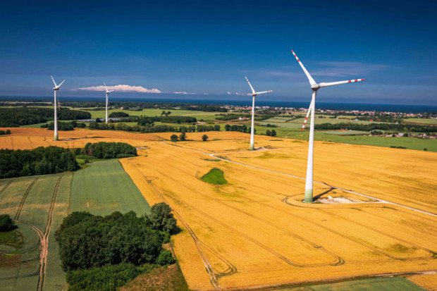 Nowelizacja ustawy przewiduje, że nowe turbiny wiatrowe będą mogły być lokowane tylko na podstawie Miejscowego Planu Zagospodarowania Przestrzennego (fot.shutterstock)