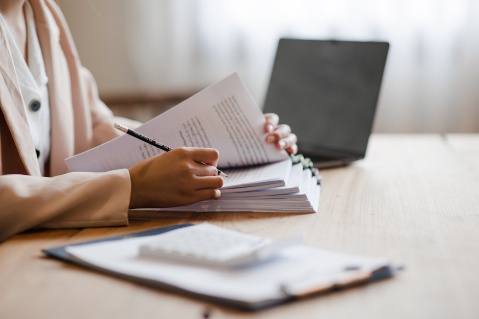 Średnie wynagrodzenie osób wdrażających środki w Polsce unijne wynosi 7 tys. zł brutto (Fot. Adobestock) Średnie wynagrodzenie osób wdrażających środki w Polsce unijne wynosi 7 tys. zł brutto (Fot. Adobestock)