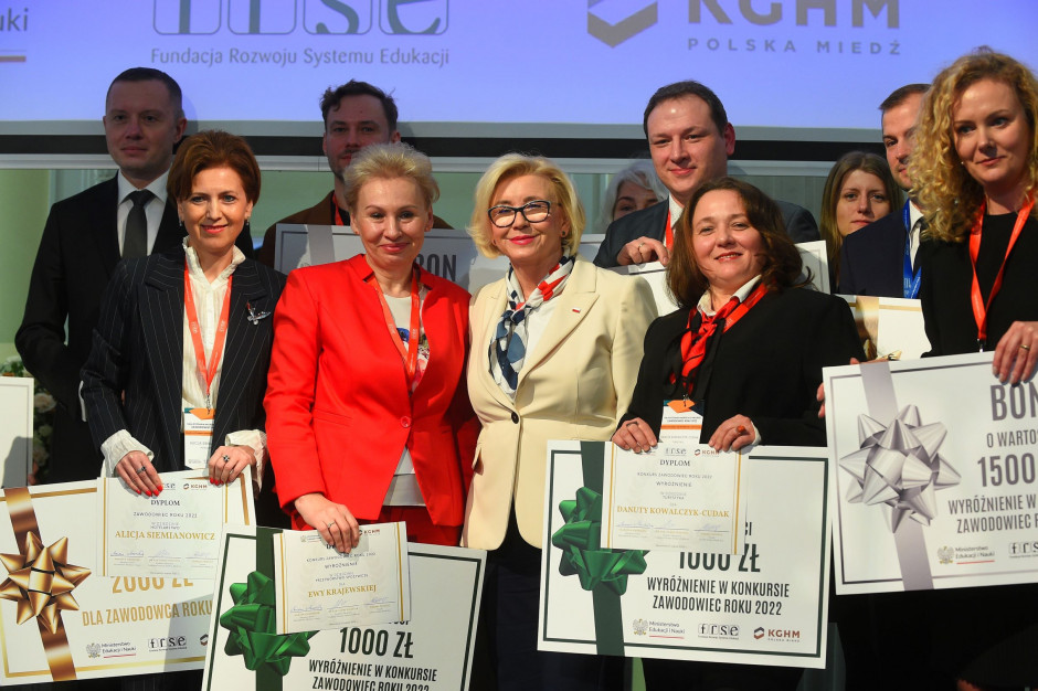 W konkursie nagrodzono 118 nauczycieli kształcenia zawodowego (fot. MEiN). Znamy nauczycieli - laureatów konkursu „Zawodowiec Roku 2022”