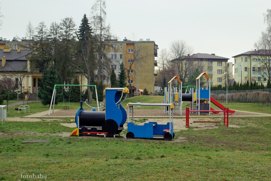 Plac zabaw powinien być przyjazny, ale przede wszystkim bezpieczny dla użytkowników (fot. flickr/ Babij/ CC BY-SA 2.0)