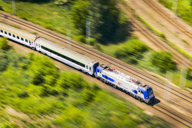 Specjalny rozkładu jazdy pociągów w związku ze zmianą czasu z zimowego na letni (fot. intercity.pl)