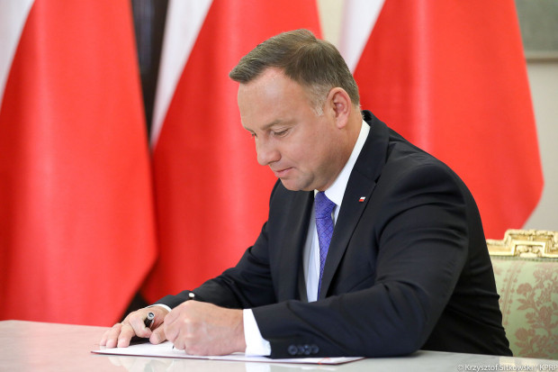 Prezydent Andrzej Duda podpisał nowelizację ustawy Kodeks pracy. To oznacza zmiany w Karcie nauczyciela (Fot. prezydent.pl))
