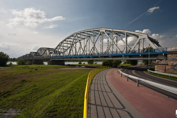 Most kolejowo-drogowy w Grudziądzu to najdłuższy tego typu obiekt w Polsce. Ma 1098 m (fot. Danuta B./fotopolska.eu)