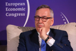 Wiceminister Szwed: mówi o bezrobociu w najbliższych miesiącach