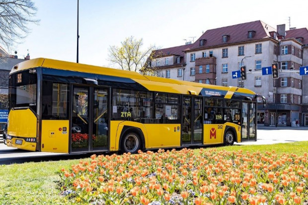 Pasażerowie mogą sprawdzić, za ile minut przyjedzie najbliższy autobus i tramwaj (fot. metropoliaztm.pl)