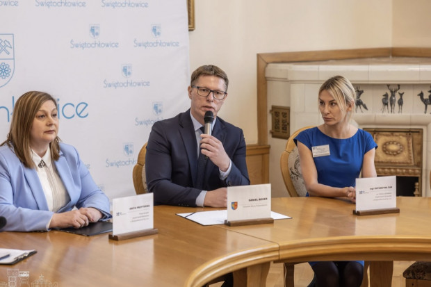 Prezydent Świętochłowic Daniel Beger podkreśla, że nie ma mowy o likwidacji szpitala w tym mieście (Fot. UM Świętochłowice)