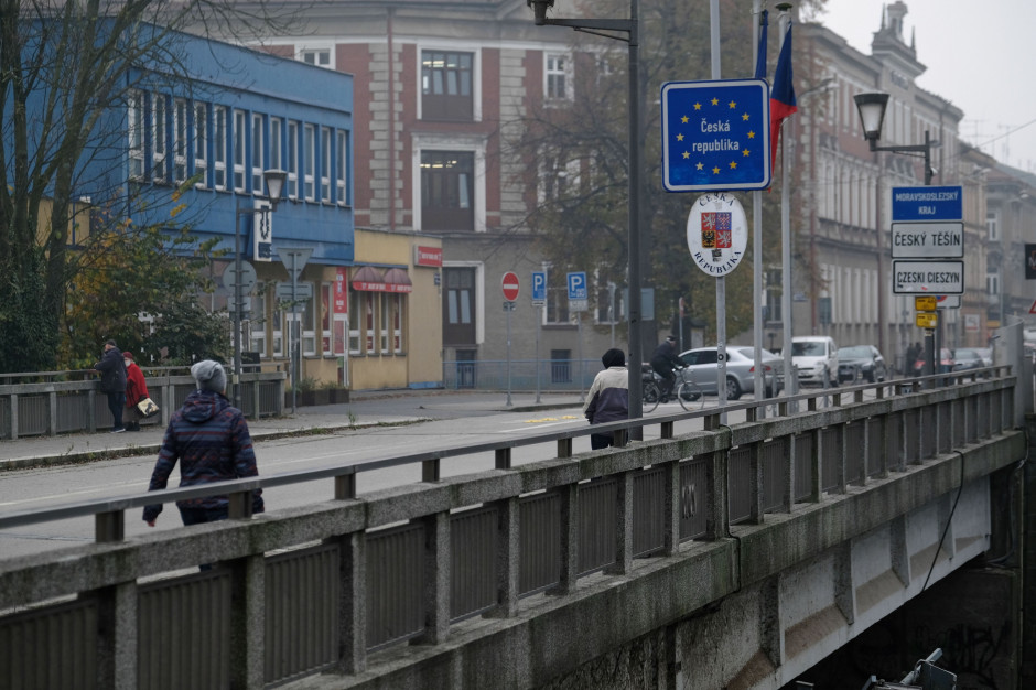 - Granica znika w sposób naturalny, a współpraca znajduje nowe pola do rozwoju – ocenia Izabella Wołłejko-Chwastowicz, konsul generalna RP w Ostrawie (fot. PAP/Andrzej Grygiel) - Granica znika w sposób naturalny, a współpraca znajduje nowe pola do rozwoju – ocenia Izabella Wołłejko-Chwastowicz, konsul generalna RP w Ostrawie (fot. PAP/Andrzej Grygiel)