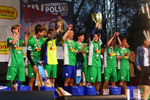 W meczach, które rozgrywane były przez cały dzień, wzięły udział dziewczęta i chłopcy do 17. roku życia (Fot. facebook.com/nadziejanamundial)