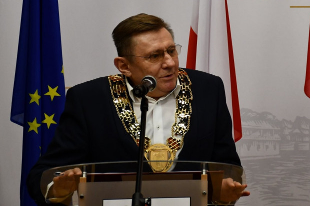 Józef Kurek zarządza gminą Mszczonów już od 33 lat (Fot. Merkuriusz Mszczonowski Facebook)